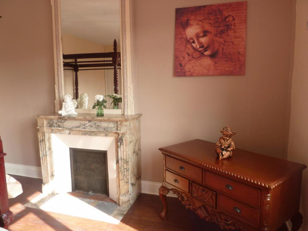Vila Le Clos Belle Rose Haybes Pokoj fotografie